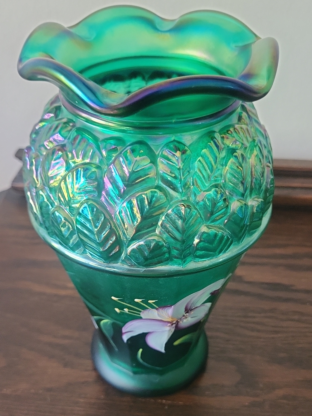 Fenton Green Iridescent Handpainted Vintage Glass Vase - Picture 5 of 9